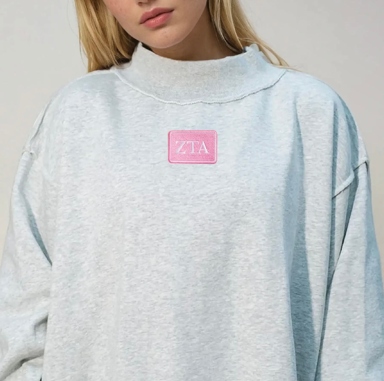 *PREORDER Mockneck | Zeta